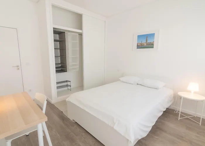 4 Bedroom Duplex By D Luis I Bridge Apartman *